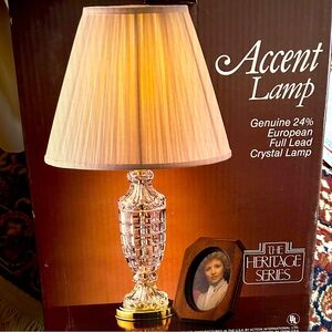 Vintage:The Heritage Series Crystal Lamp